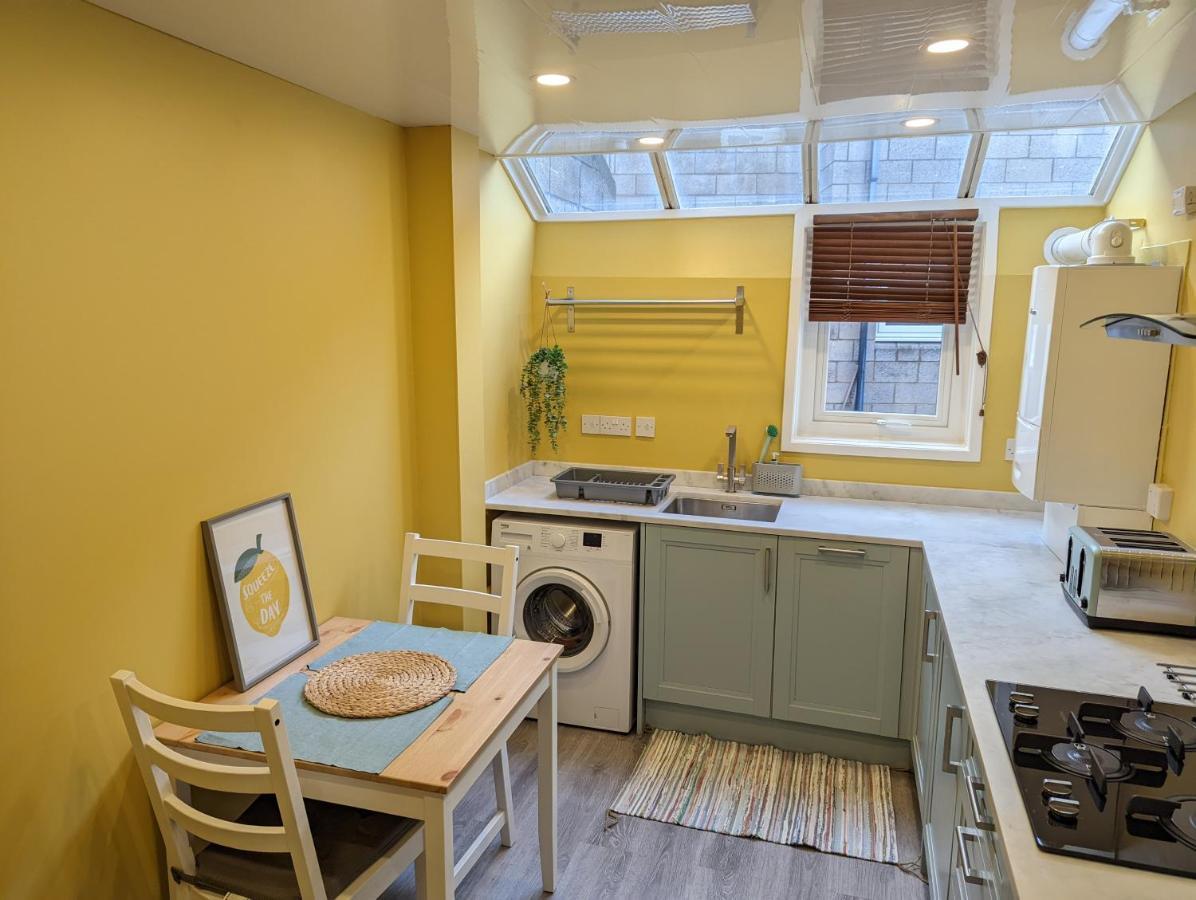Family Friendly Central Garden Flat EDI Exterior photo